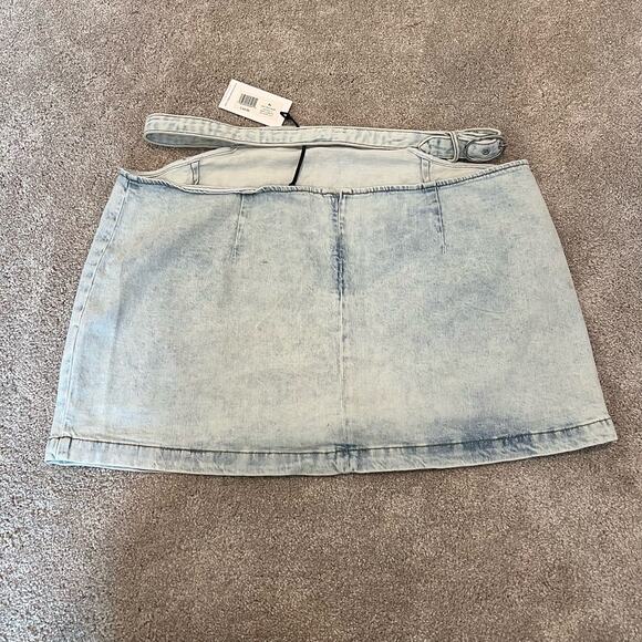 NWT We Wore What Cut Out Skirt Indigo Comfort Light Wash Size XL - Picture 7 of 10